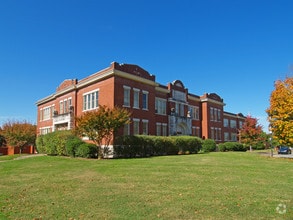 Building Photo - The Penn Warren