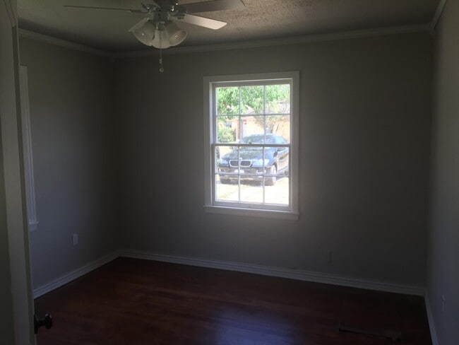 Building Photo - 2805 33rd St