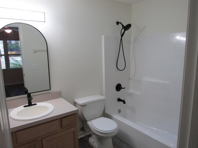 Building Photo - 657 Intracoastal Cir
