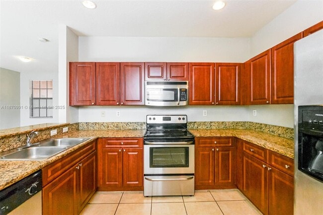 Building Photo - 457 SE 37th Pl