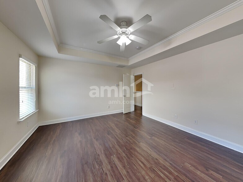 Building Photo - 2750 Freemont St