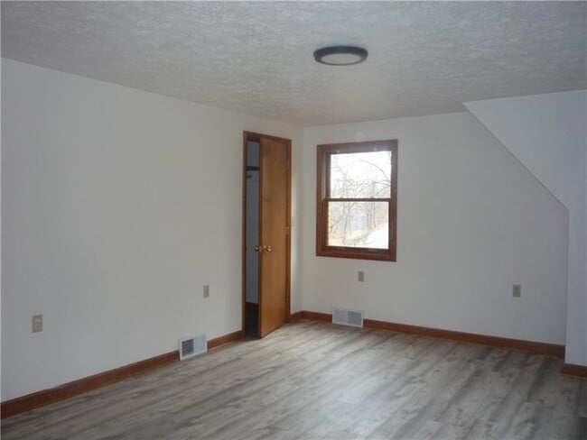 Building Photo - 4465 Mt Troy Rd Ext