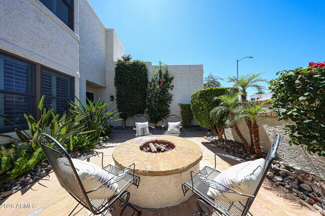 Building Photo - 8085 E Del Trigo