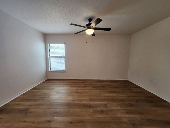Building Photo - 11910 Winterset Cove Dr