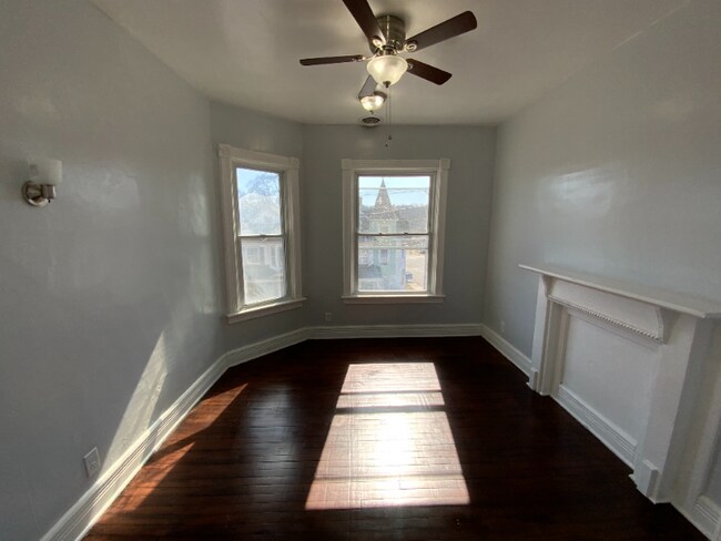 Building Photo - 263 Division St