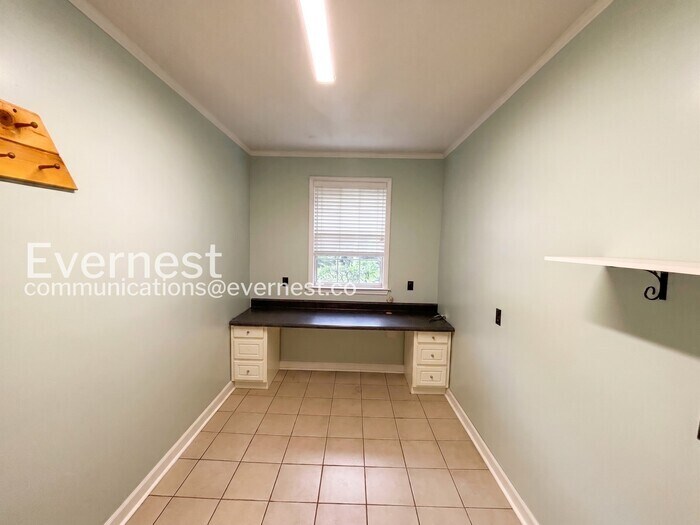 Building Photo - 466 Hays Hollow Rd