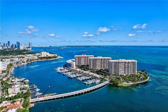 Building Photo - 3 Grove Isle Dr