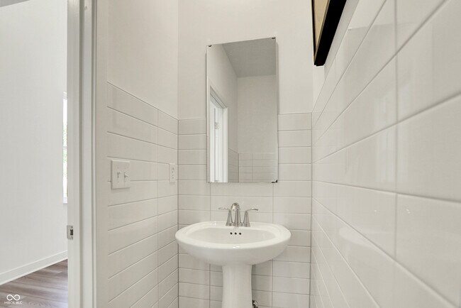 Building Photo - 16826 Sherwin Ct