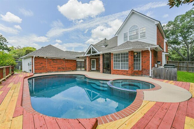 Building Photo - 4003 Bountiful Crest Ln
