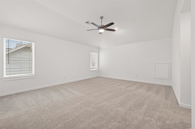 Building Photo - 32415 Sunbeam Dr