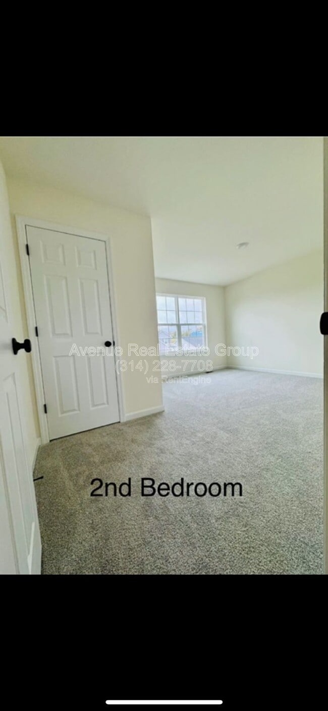 Building Photo - 928 Little Fieldstone Court