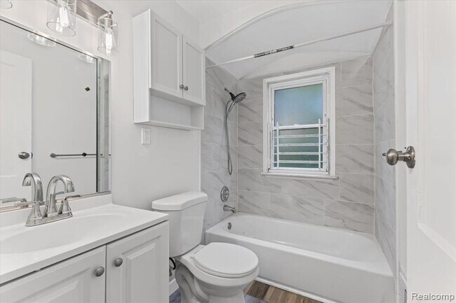 Building Photo - 18697 Sunderland Rd