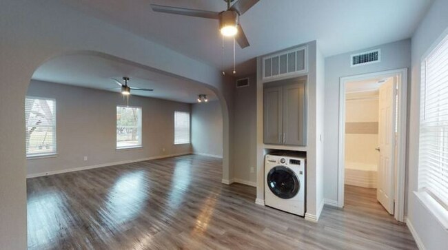 Building Photo - 4700 Worth St