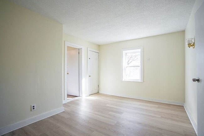 Building Photo - 8 Beaudoin Ct