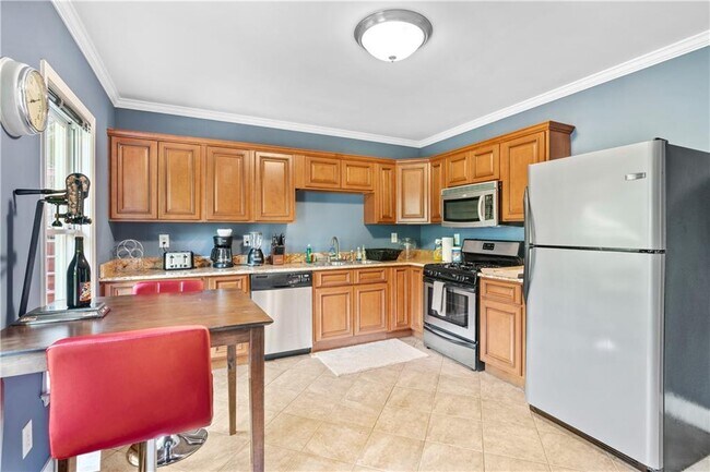Building Photo - 4260 Beverly Ln NE