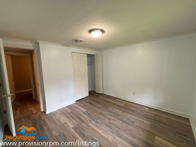 Building Photo - 107 Watermans Ct