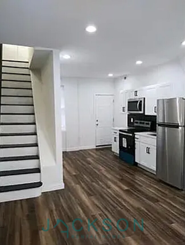 Building Photo - Cozy 2BR Home in Allegheny West