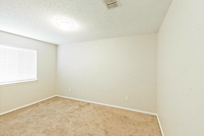 Building Photo - 1118 Water Oak Way