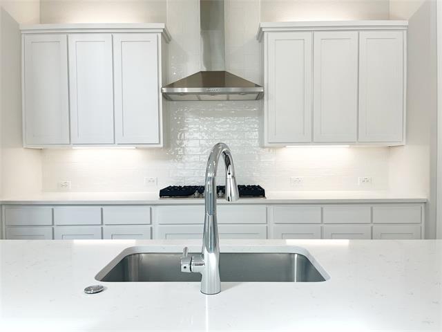 Building Photo - 3425 Teasdale Dr