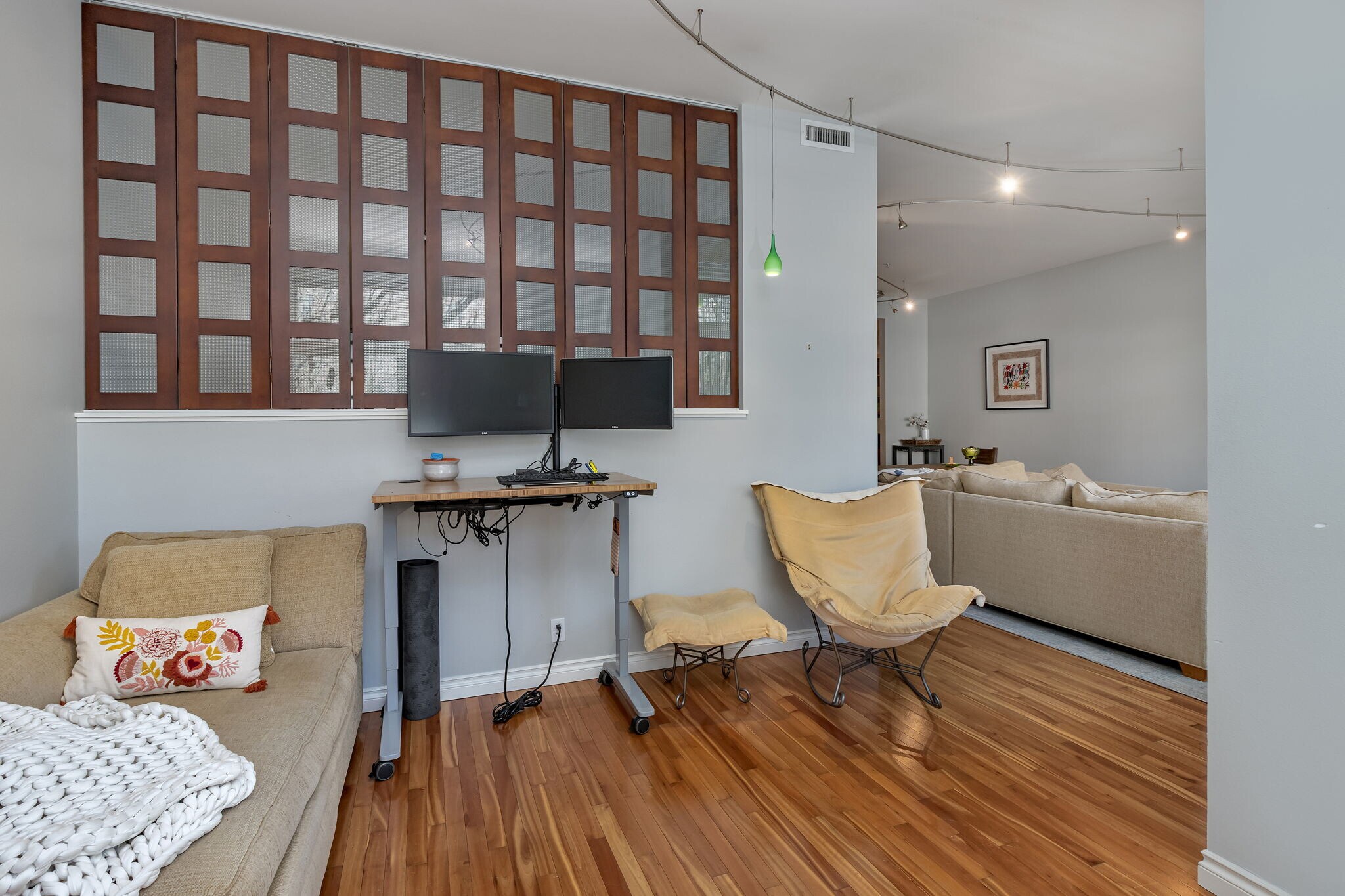 Building Photo - 618 NW 12th Ave