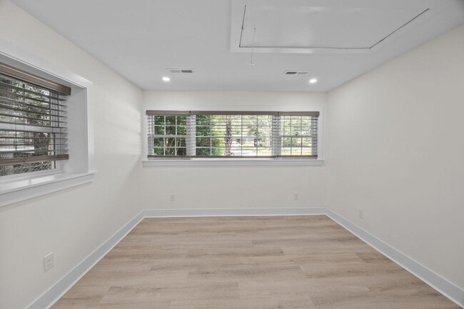 Building Photo - Impeccably Renovated Brick Ranch on James ...