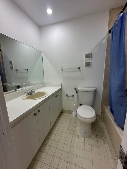 Building Photo - 7510 SW 152nd Ave