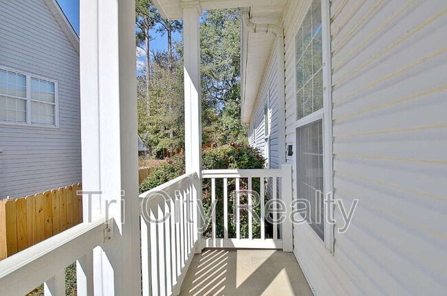 Building Photo - 109 St Albans Way