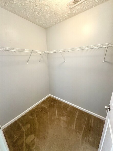 Building Photo - 2045 Parador Bend