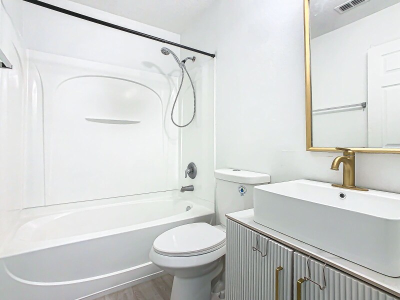 Building Photo - 249 Royal Palm Dr