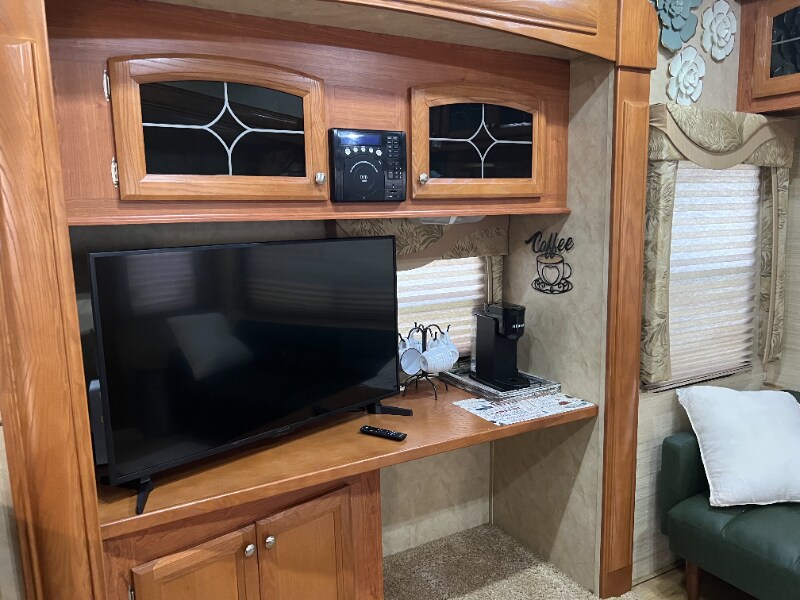 Building Photo - 7560 Chelsea Rd