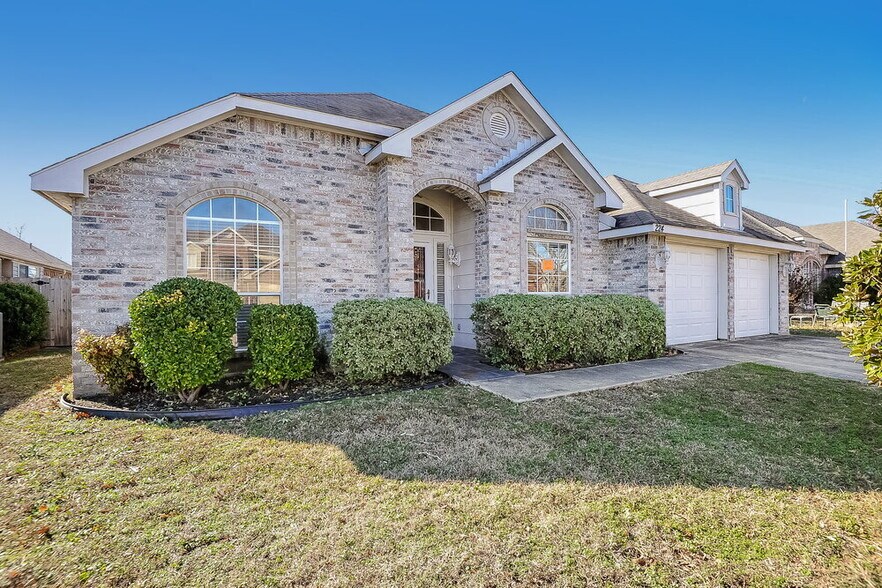 Primary Photo - 224 Glen Meadow Dr