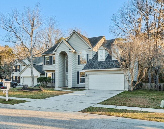 Building Photo - Your Modern West Ashley Retreat!