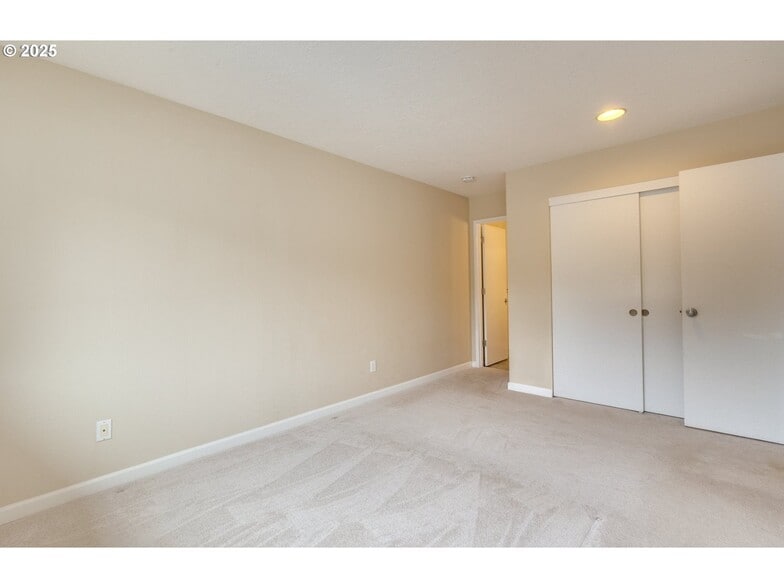 Building Photo - 86 Kingsgate Rd