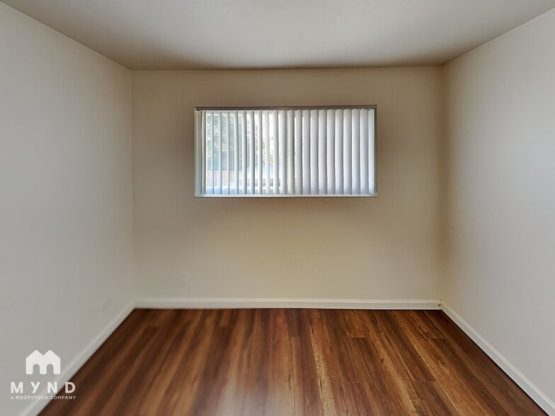 Building Photo - 237 N 8th St