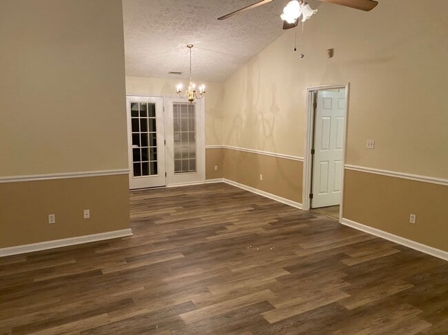 Building Photo - Wonderful 3 Bedroom Raleigh Ranch Home