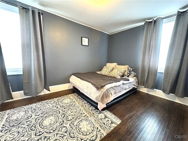 Building Photo - 124 Curtis Pl