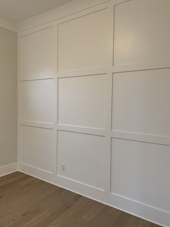 Building Photo - 4-Bed/2.5-Bath in Lockwood Glen!