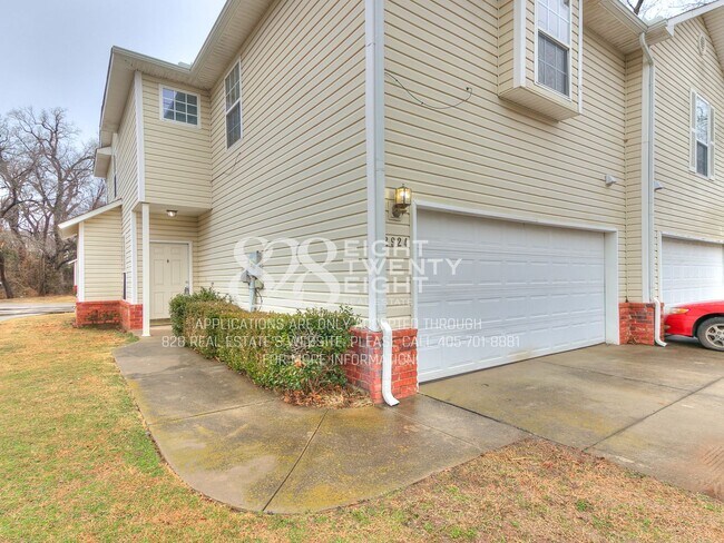 Building Photo - PRELEASING NOW FOR JULY 2026! Amazing 3 Bed/2.5 Bath/2-Car Garage Condo Minutes from Campus!