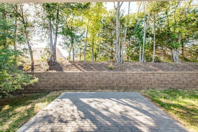 Building Photo - **RARE, WELL-APPOINTED, ONE-LEVEL HOME WIT...
