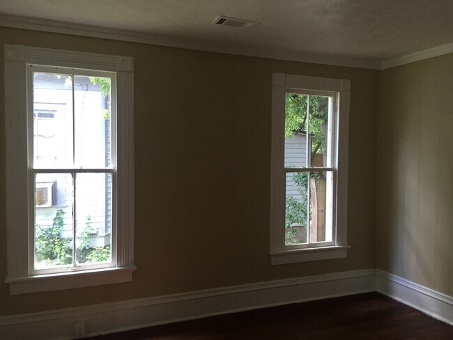 Building Photo - **AVAILABLE NOW**Midtown Columbus, GA 3 or 4 Bedroom / 2 Bathroom Home for Rent***