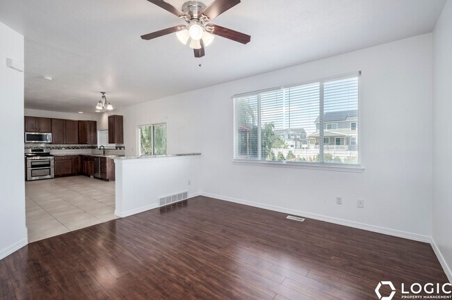 Building Photo - 5878 Arlinridge Dr
