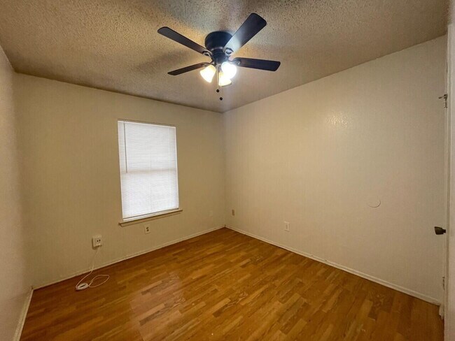 Building Photo - 7401 Avenue X