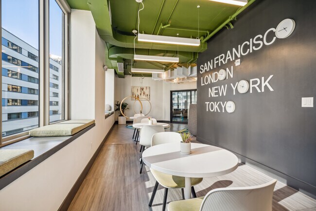 Building Photo - 388 Beale St