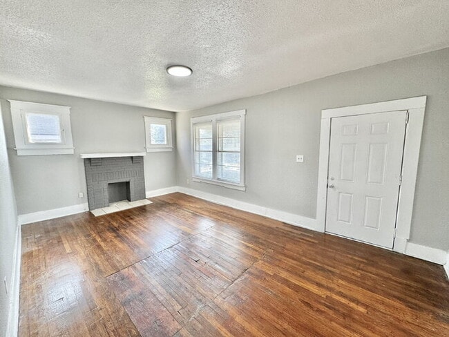 Building Photo - 1478 S Willet Street