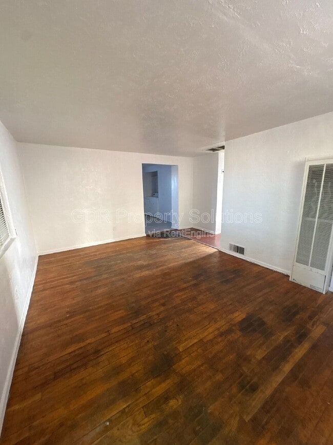 Building Photo - 304 Texas St NE