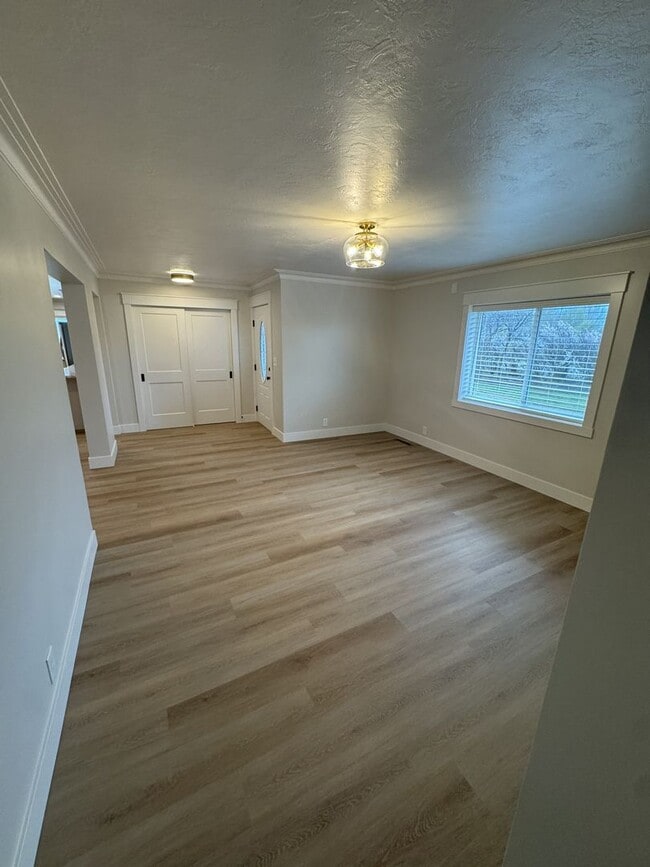 Building Photo - Completely Remodeled 4 Bed, 2 Bath Country Home – 1.5 Acres – Horse & Livestock Friendly!