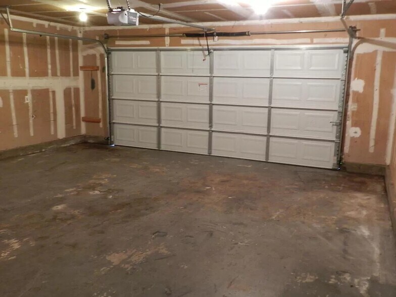 Building Photo - 2610 Pernie Trl