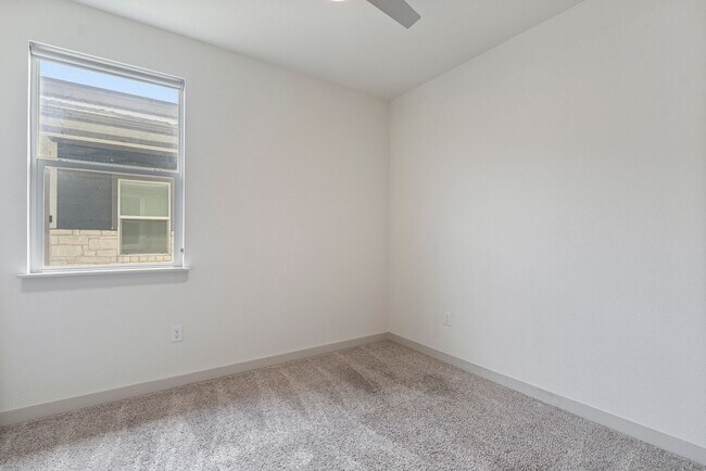 Building Photo - Beautiful 4 bedroom, 2 bathroom home in Pioneer Hill!!!