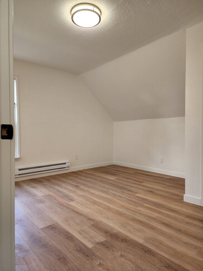 Bedroom 2 - 2509 Oakes Ave