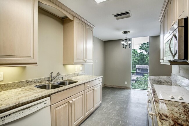 Building Photo - 3711 San Felipe St